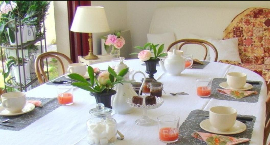 La Maison Du Bourg B&B Puisseguin Esterno foto