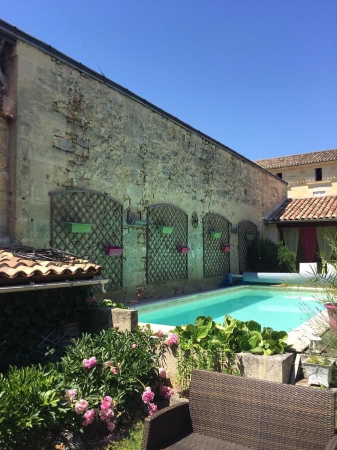 La Maison Du Bourg B&B Puisseguin Esterno foto