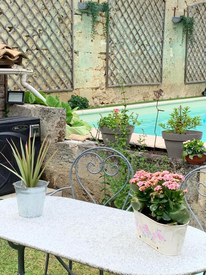 La Maison Du Bourg B&B Puisseguin Esterno foto